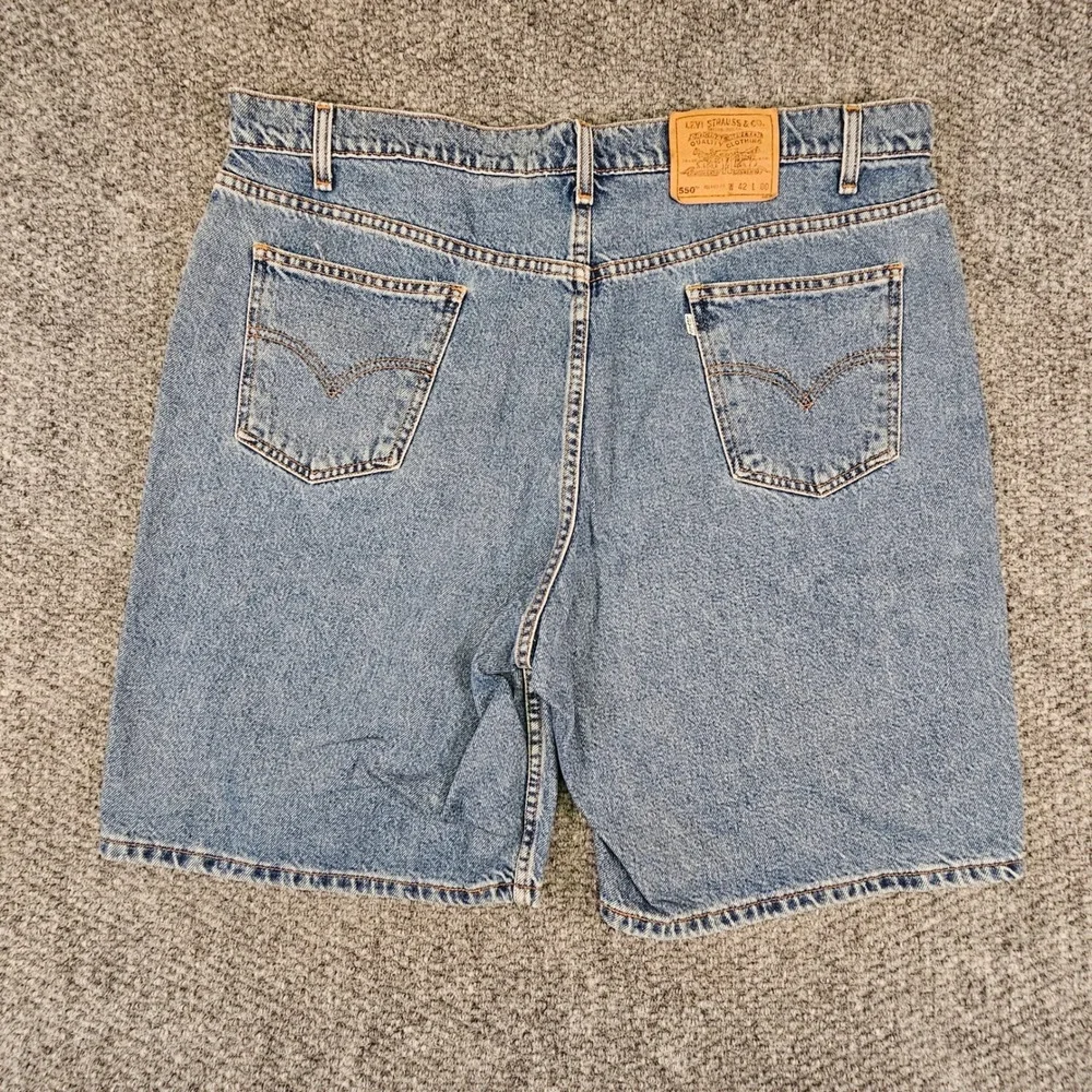 Vtg Levis 550 Relaxed Fit Mens Denim Shorts Light Wash Blue Size 42 100% Cotton